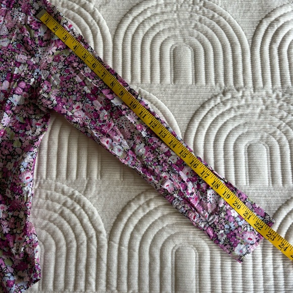 Pink floral button down - Picture 7 of 8